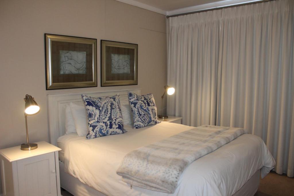 Waterfront, 17 Quay West Apartment